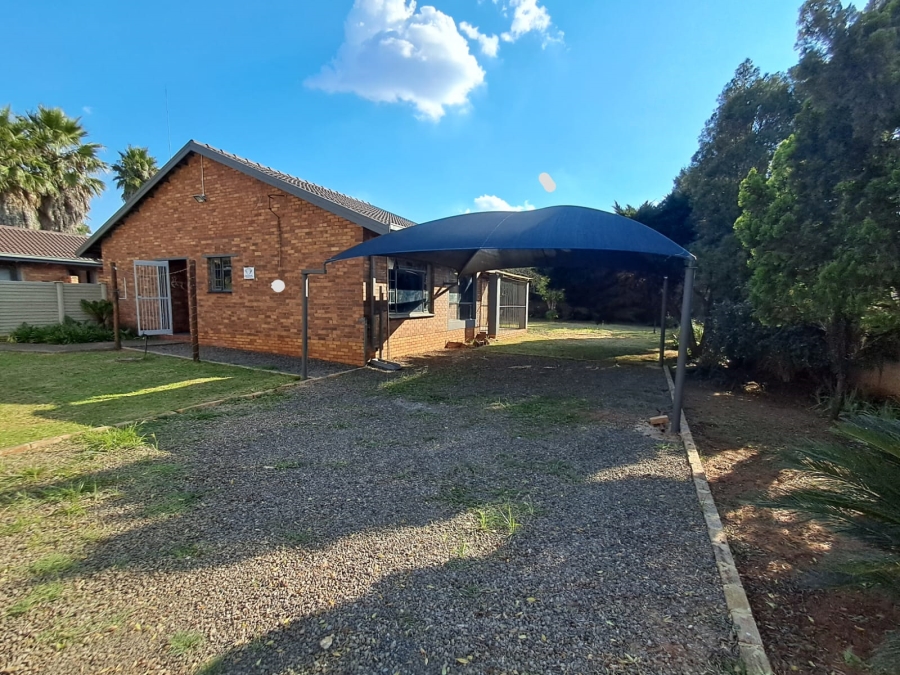 3 Bedroom Property for Sale in Roodia Free State